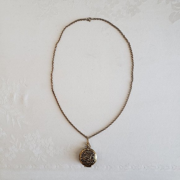 Vintage Locket Pendant. Gold & Silver antiqued tones. Statement necklace. - Picture 8 of 14